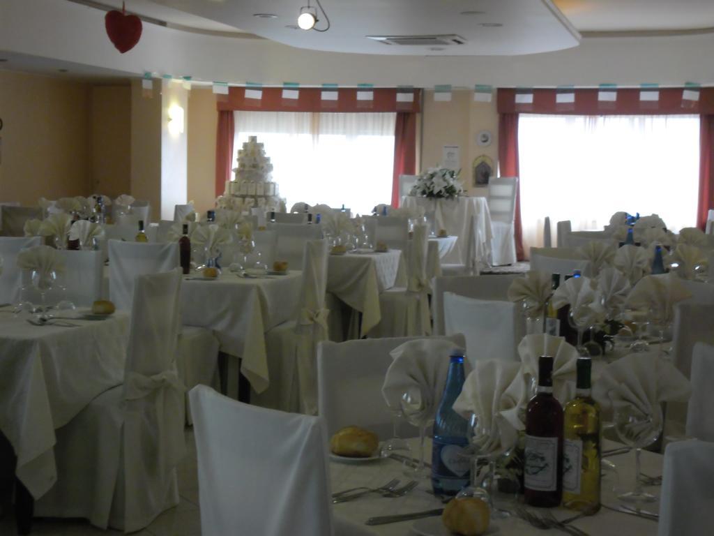 Hotel Torino Фалерна Екстериор снимка